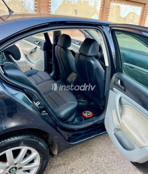 Skoda Octavia 2010 Black Automatic Used for Sale in Downtown - 4