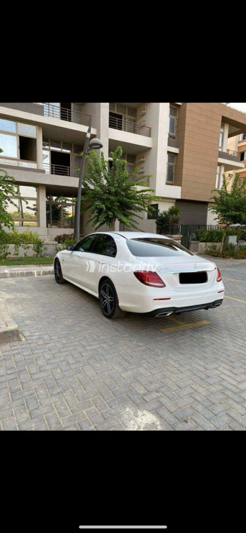 Mercedes E 350 2018 White Automatic Used for Sale in Cairo - 10