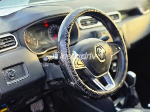 Renault Duster 2019 Silver Automatic Used for Sale in Nasr city - 3