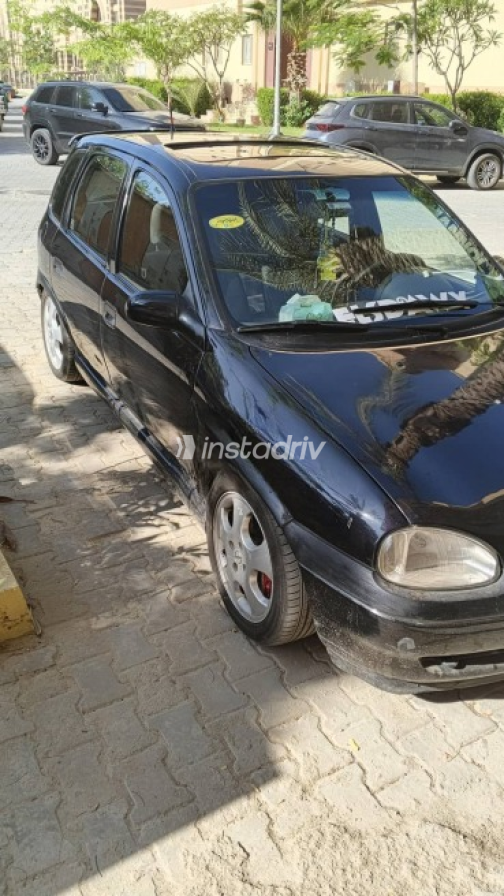 Opel Corsa 1995 Black Manual Used for Sale in Hadayeq El Zeitoun - 5