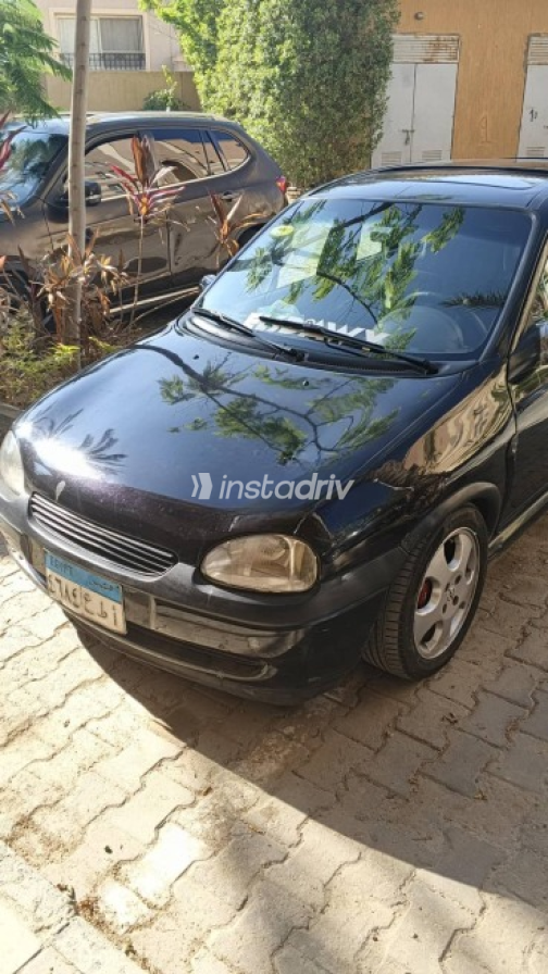 Opel Corsa 1995 Black Manual Used for Sale in Hadayeq El Zeitoun - 7