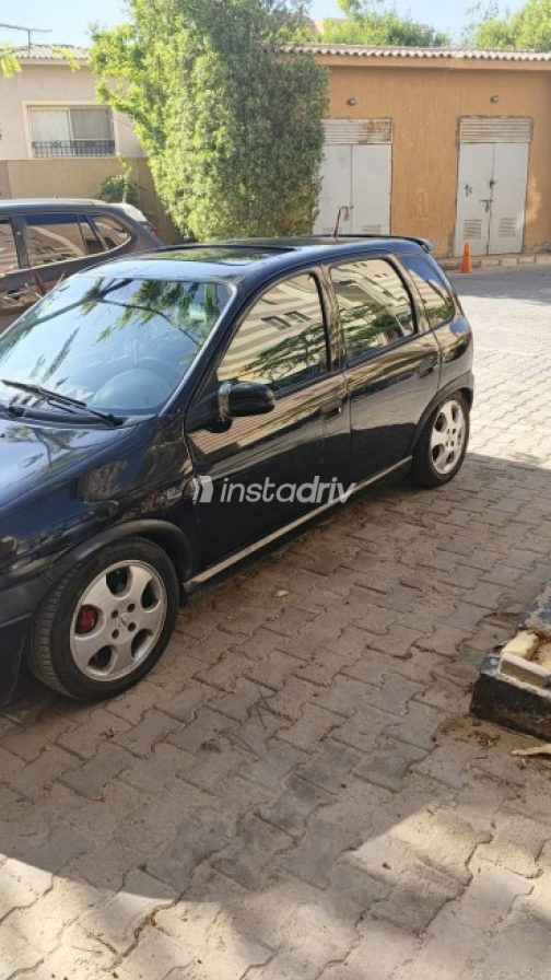 Opel Corsa 1995 Black Manual Used for Sale in Hadayeq El Zeitoun - 8