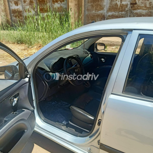 Hyundai I10 2012 Silver Automatic Used for Sale in Qalyubia - 4