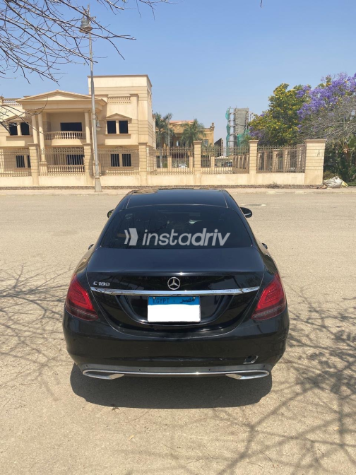 مرسيدس C 180 2020 أسود أوتوماتيك مستعملة للبيع في الجيزة - 2