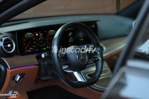 مرسيدس E 300 2022 أسود أوتوماتيك مستعملة للبيع في مصر الجديدة - 2