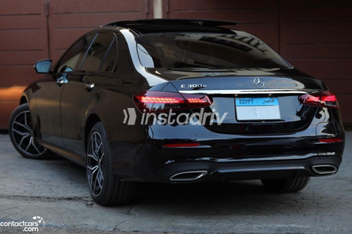 مرسيدس E 300 2022 أسود أوتوماتيك مستعملة للبيع في مصر الجديدة - 9