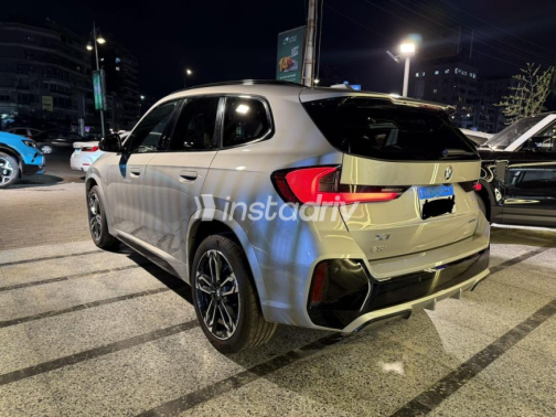 بي ام دبليو X1 2026 فضي أوتوماتيك مستعملة للبيع في مصر الجديدة - 4