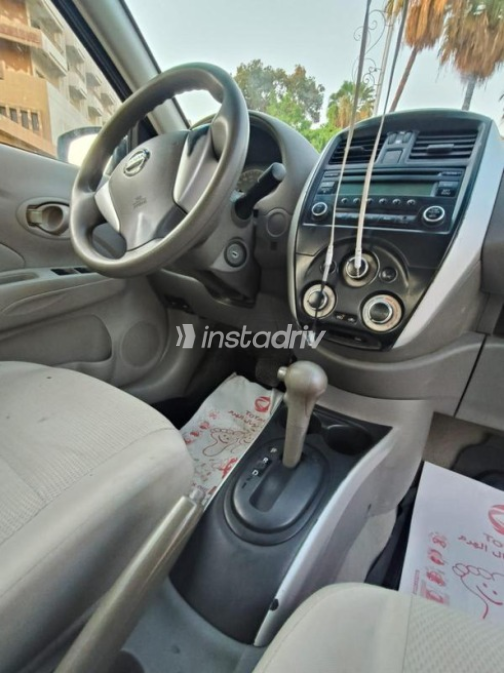 Nissan Sunny 2019 Gray Automatic Used for Sale in El Haram - 4