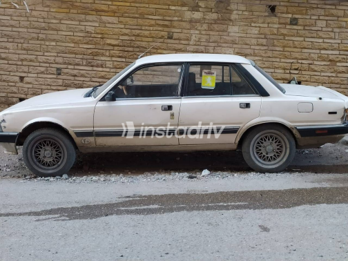 Peugeot 505 1990 Champagne Manual Used for Sale in Aswan - 3