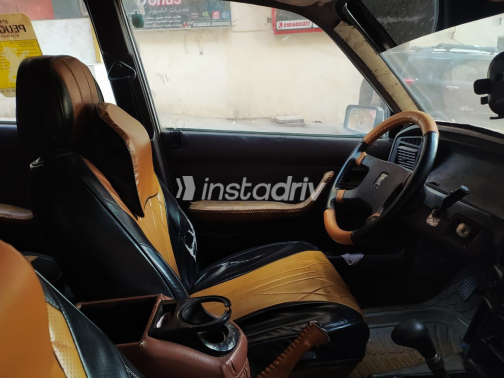 Peugeot 505 1990 Champagne Manual Used for Sale in Aswan - 5