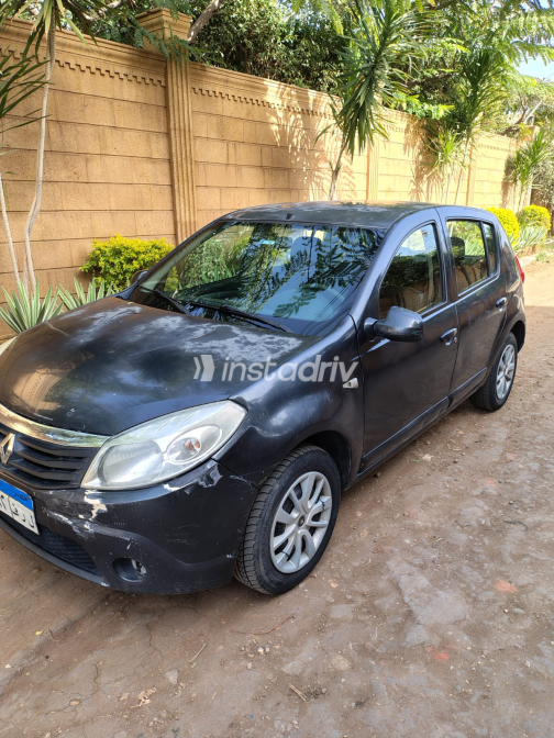 Renault Sandero 2014 Gray Manual Used for Sale in Maadi - 5