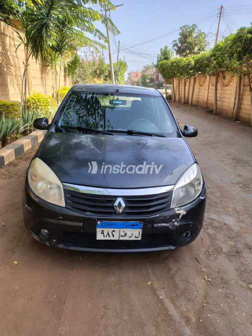 Renault Sandero 2014 Gray Manual Used for Sale in Maadi - 8