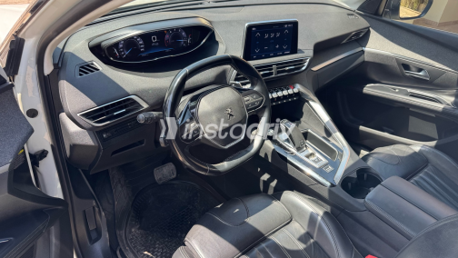 Peugeot 5008 2020 White Automatic Used for Sale in Giza - 3