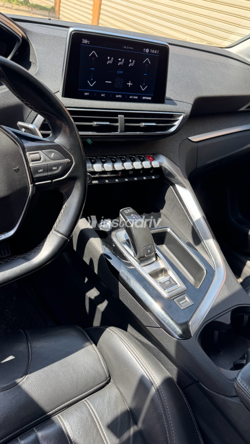Peugeot 5008 2020 White Automatic Used for Sale in Giza - 5