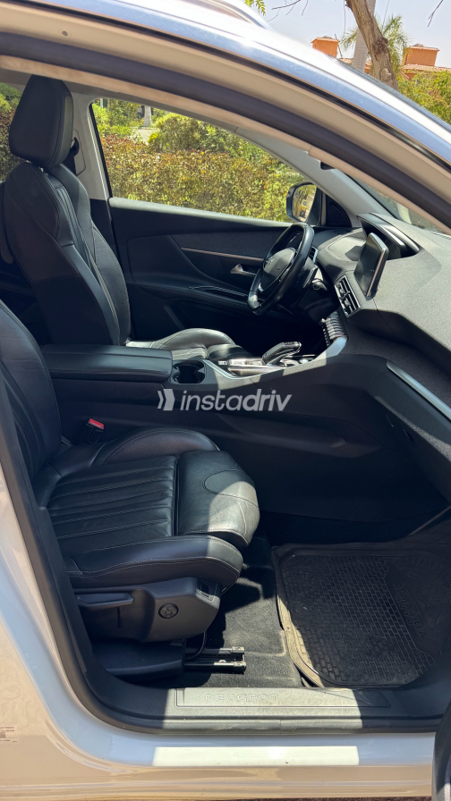 Peugeot 5008 2020 White Automatic Used for Sale in Giza - 6
