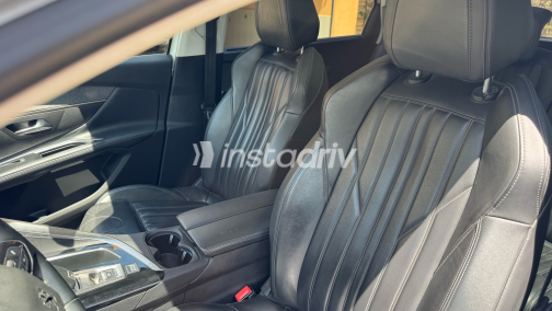 Peugeot 5008 2020 White Automatic Used for Sale in Giza - 8
