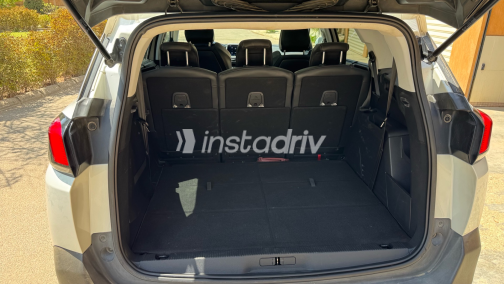 Peugeot 5008 2020 White Automatic Used for Sale in Giza - 9