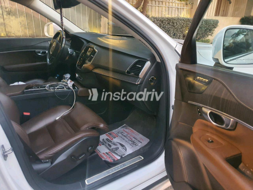 فولفو XC90 2020 أبيض أوتوماتيك مستعملة للبيع في الجيزة - 7