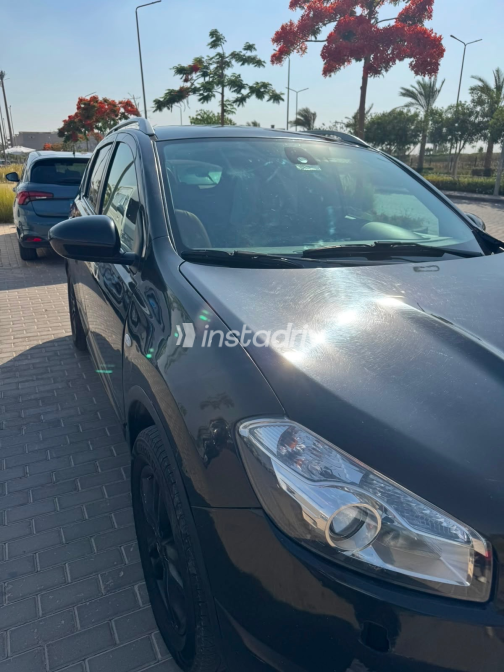 Nissan Qashqai 2012 Black Automatic Used for Sale in Maadi - 2