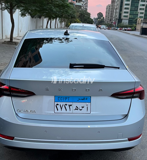 Skoda Octavia A8 2022 Silver Automatic Used for Sale in Nasr city - 3
