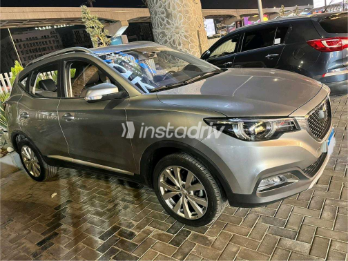 MG ZS 2025 Silver Automatic Used for Sale in Giza - 4