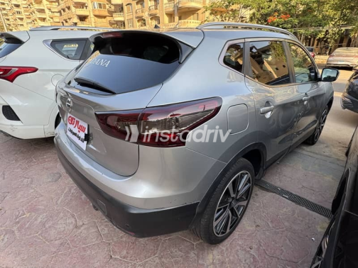 Nissan Qashqai 2018 Silver Automatic Used for Sale in Cairo - 5