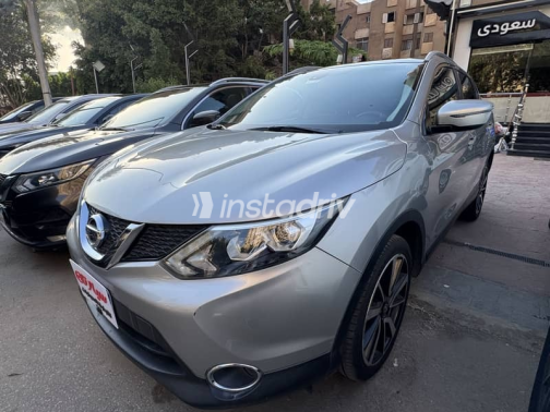 Nissan Qashqai 2018 Silver Automatic Used for Sale in Cairo - 10