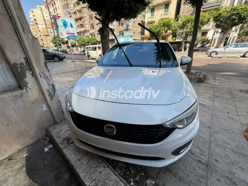 فيات تيبو 2017 أبيض أوتوماتيك مستعملة للبيع في الإسكندرية - 1