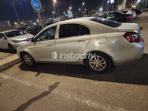 Geely Emgrand 7 2017 Silver Manual Used for Sale in Giza - 1
