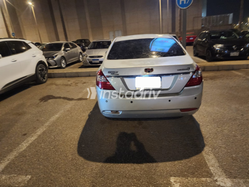 Geely Emgrand 7 2017 Silver Manual Used for Sale in Giza - 9