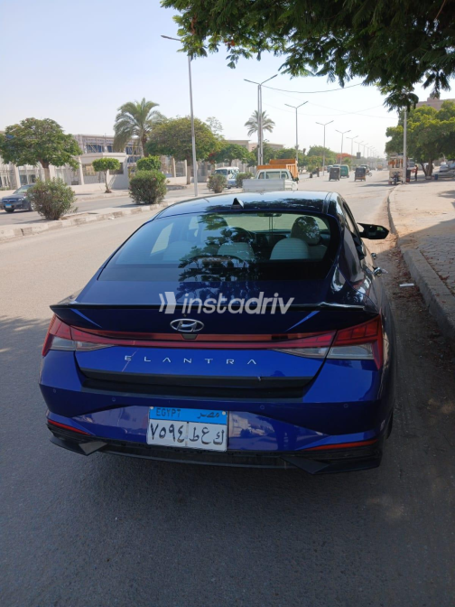 هيونداي إلنترا سى ان 7 2022 أزرق أوتوماتيك مستعملة للبيع في حلوان - 5