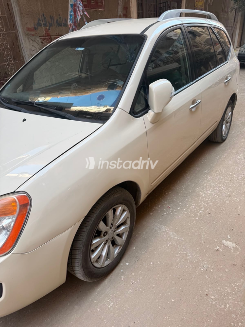 Kia Carens 2012 Beige Automatic Used for Sale in Zagazig - 2