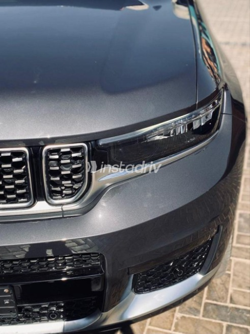 Jeep Grand Cherokee 2023 Black Automatic Used for Sale in Cairo - 5