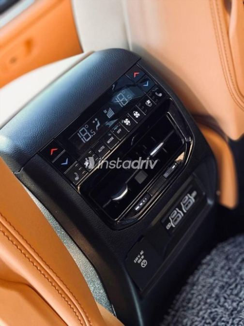 Jeep Grand Cherokee 2023 Black Automatic Used for Sale in Cairo - 8