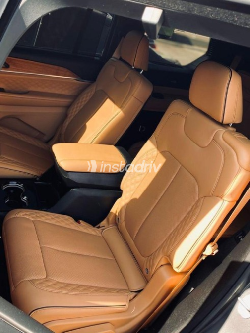 Jeep Grand Cherokee 2023 Black Automatic Used for Sale in Cairo - 9