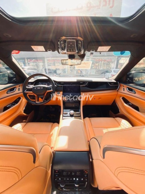 Jeep Grand Cherokee 2023 Black Automatic Used for Sale in Cairo - 10