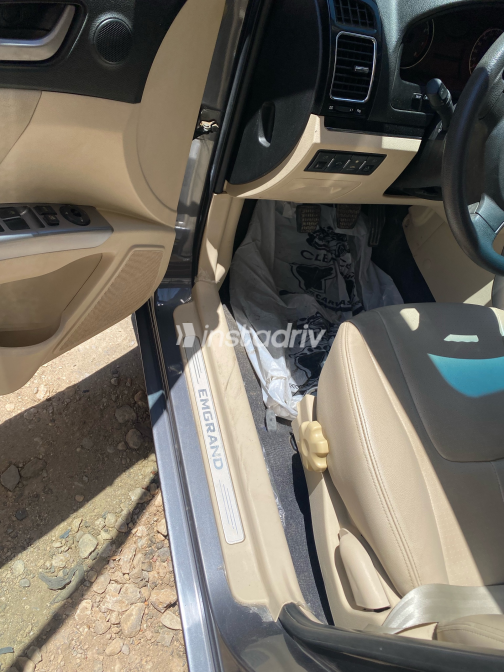 Geely Emgrand 7 2018 Gray Manual Used for Sale in Port Said - 9