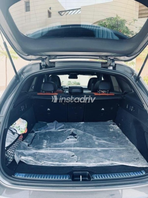 Mercedes GLC 200 2023 Gray Automatic Used for Sale in Hurghada - 5