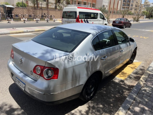 Volkswagen Passat 2009 Silver Automatic Used for Sale in Red Sea - 2