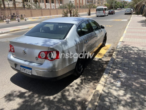 Volkswagen Passat 2009 Silver Automatic Used for Sale in Red Sea - 3