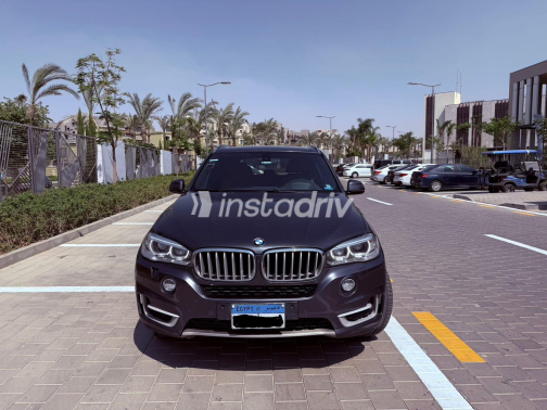 بي ام دبليو X5 2015 رمادي أوتوماتيك مستعملة للبيع في القاهرة - 9