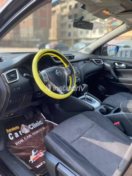Nissan Qashqai 2015 Brown Automatic Used for Sale in Mansoura - 2
