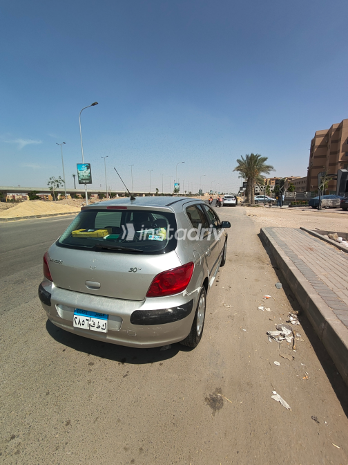 Peugeot 307 2007 Gold Automatic Used for Sale in Giza - 7