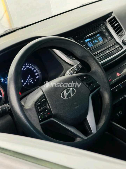 Hyundai Tucson 2017 Silver Automatic Used for Sale in Beheira - 4