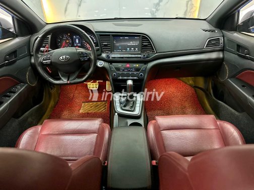Hyundai Elantra AD 2017 Blue Automatic Used for Sale in Alexandria - 10