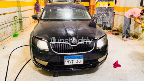 سكودا اوكتافيا A7 2015 أسود أوتوماتيك مستعملة للبيع في الهرم - 1