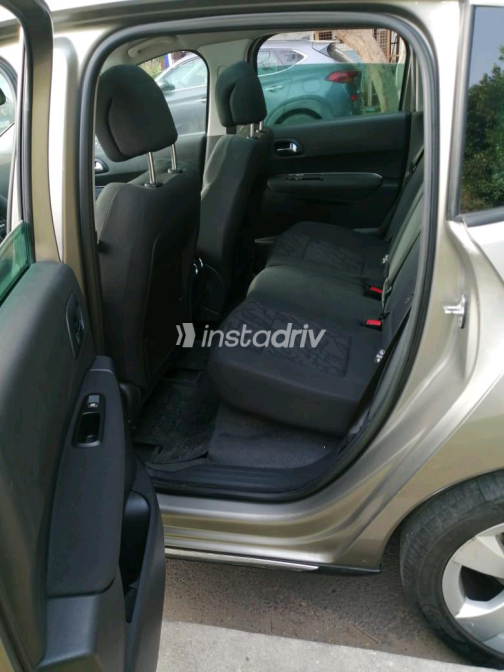 Peugeot 3008 2014 Gold Automatic Used for Sale in Heliopolis - 5