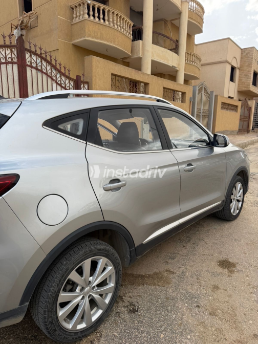 MG ZS 2025 Silver Automatic Used for Sale in Giza - 1