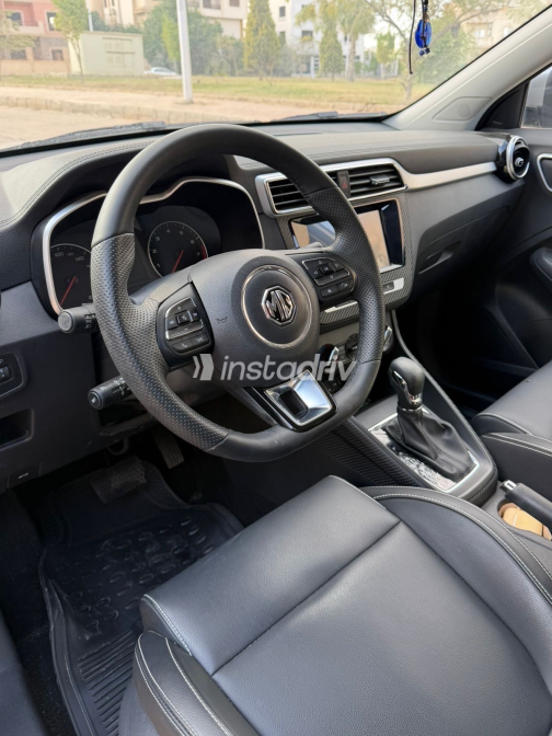MG ZS 2025 Silver Automatic Used for Sale in Giza - 3
