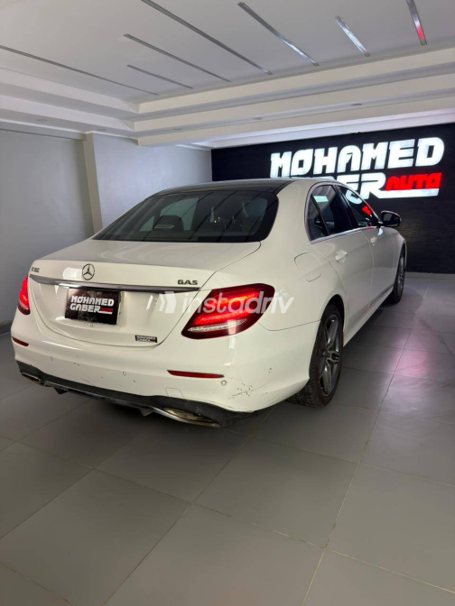Mercedes E 180 2019 White Automatic Used for Sale in Heliopolis - 4